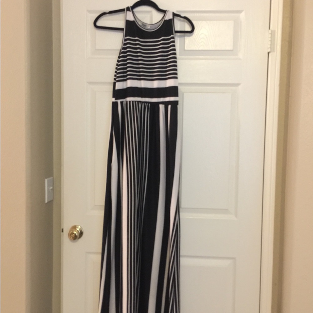 Maxi Dress with pockets.